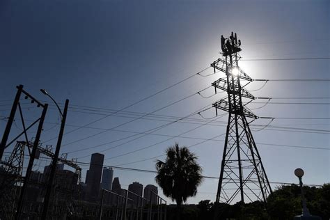 Texas narrows gas plant projects vying for $5.4 billion in funding.